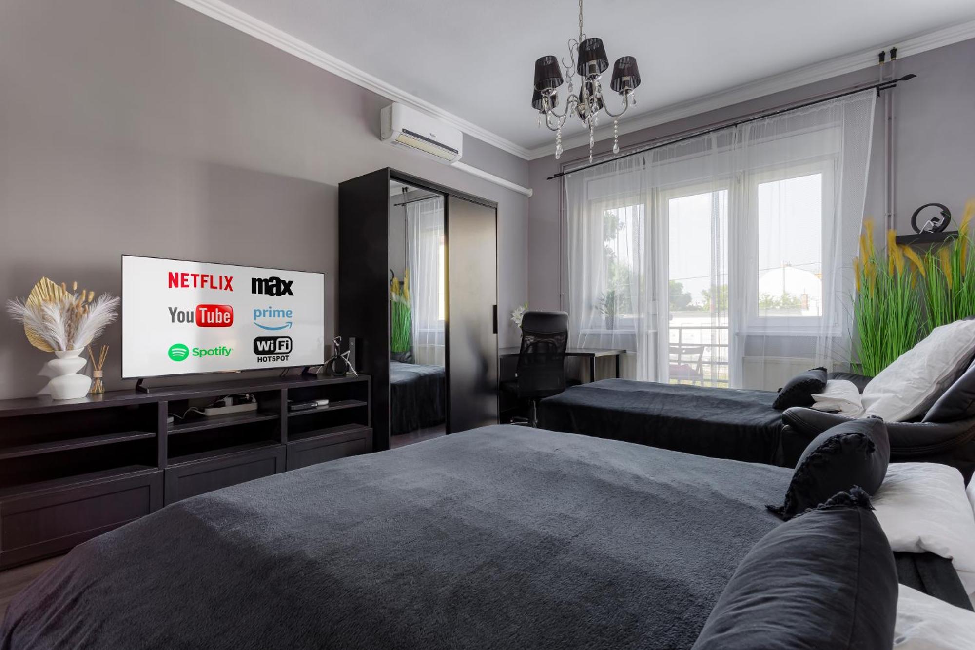 B2 Big King Apartment